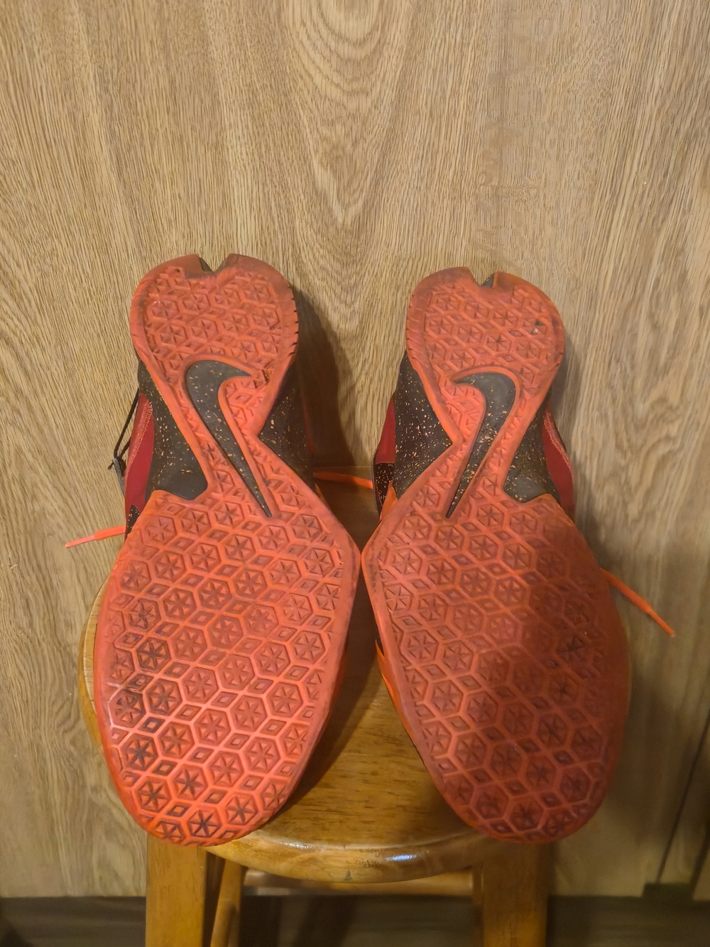 Nike LeBron Soldier 8 Basketball Shoes - Picture 3 of 7
